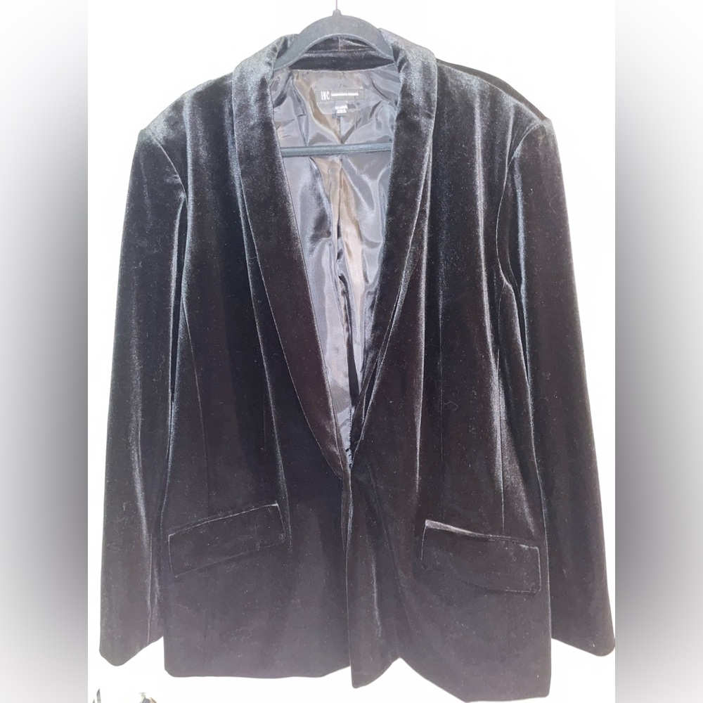 INC Women’s Black Velvet Blazer. Worn once. Size XX-L